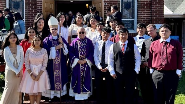 Bishop celebrates sacrament of confirmation in Elizabethtown